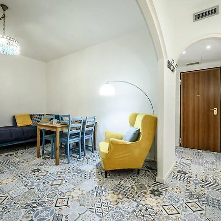 Le Finestre Sul Borgo 2 Apartamento Parma Exterior foto