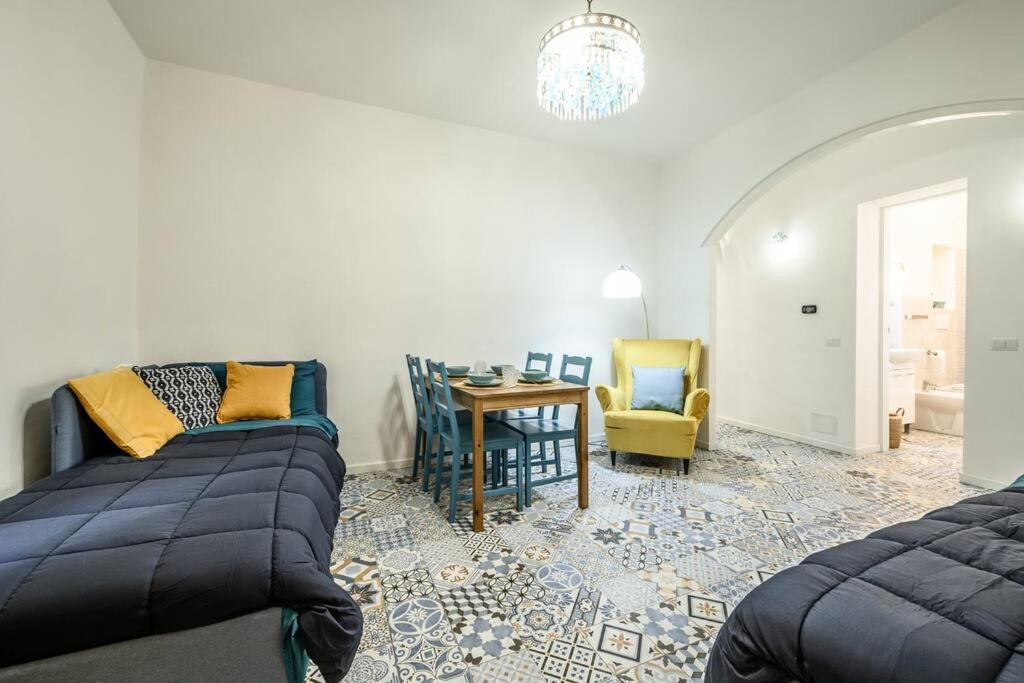 Le Finestre Sul Borgo 2 Apartamento Parma Exterior foto