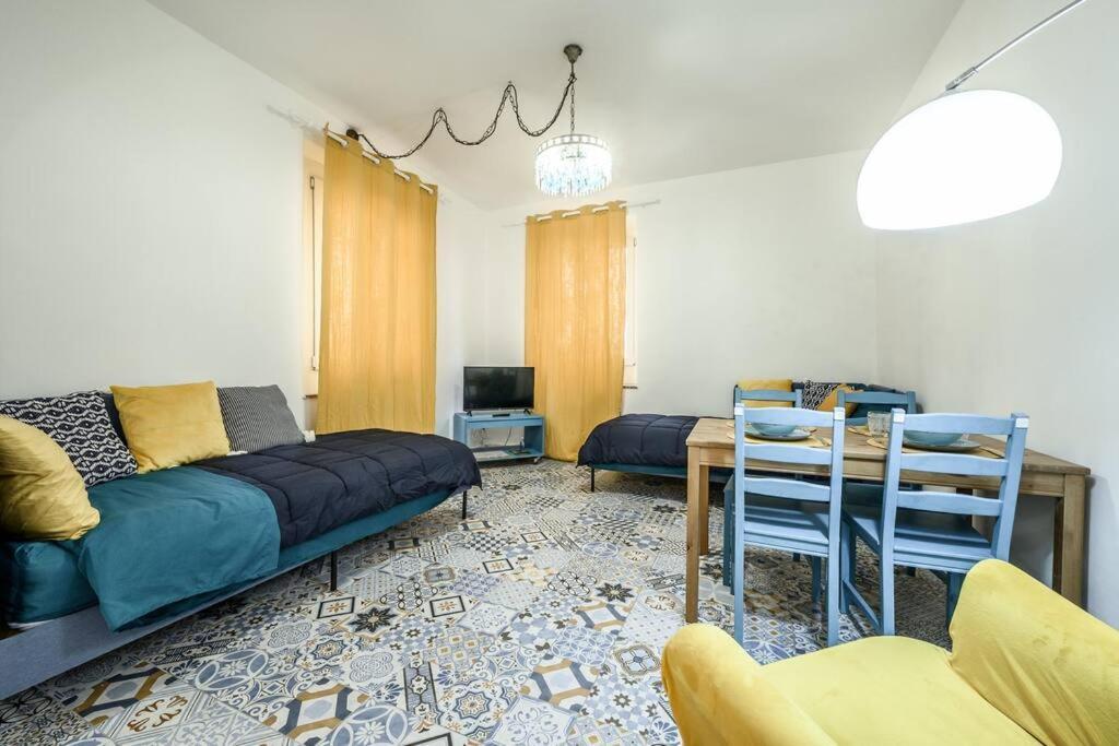 Le Finestre Sul Borgo 2 Apartamento Parma Exterior foto